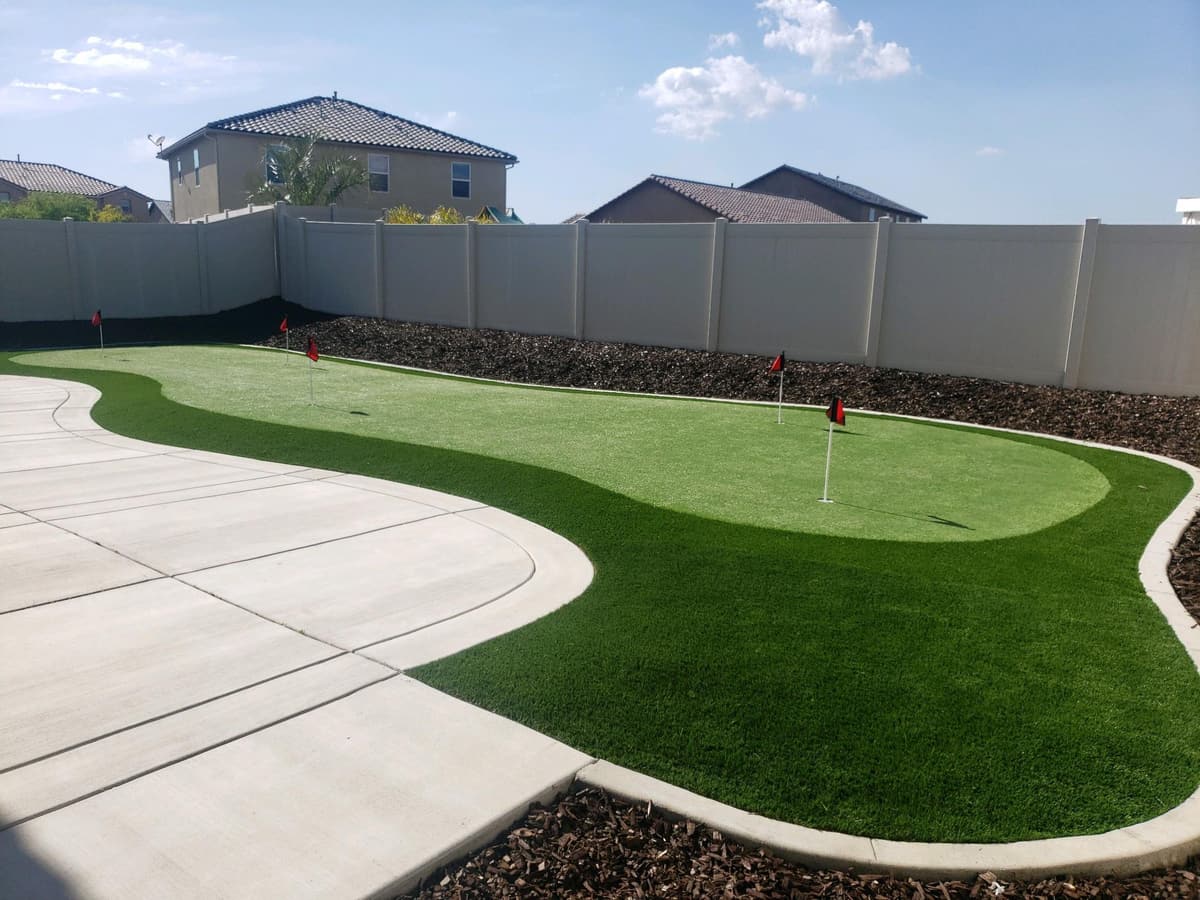 Custom artificial grass putting green