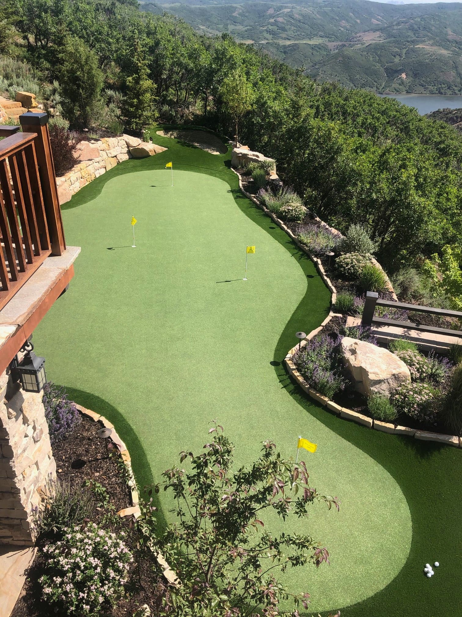 Custom artificial grass putting green design build