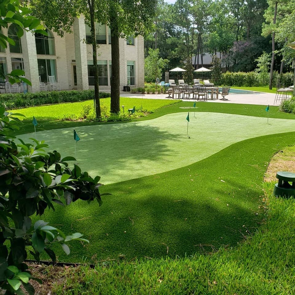 Backyard artificial turf and putting green project